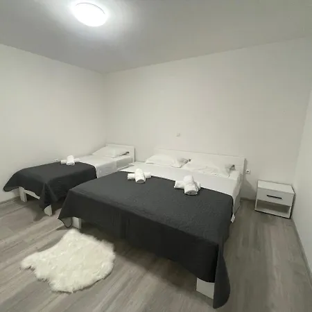 Franciska Apartment *