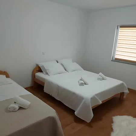 Franciska Apartment *